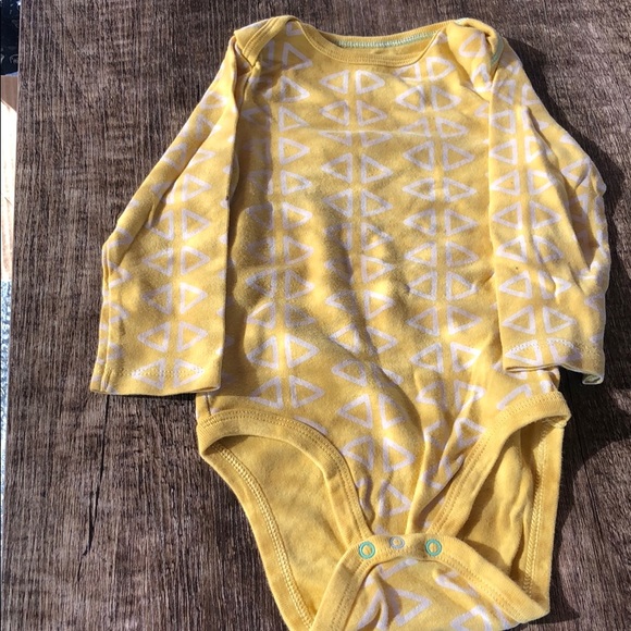 12 Month Bundle | Onesie & Long Sleeve T-Shirt - Picture 3 of 4